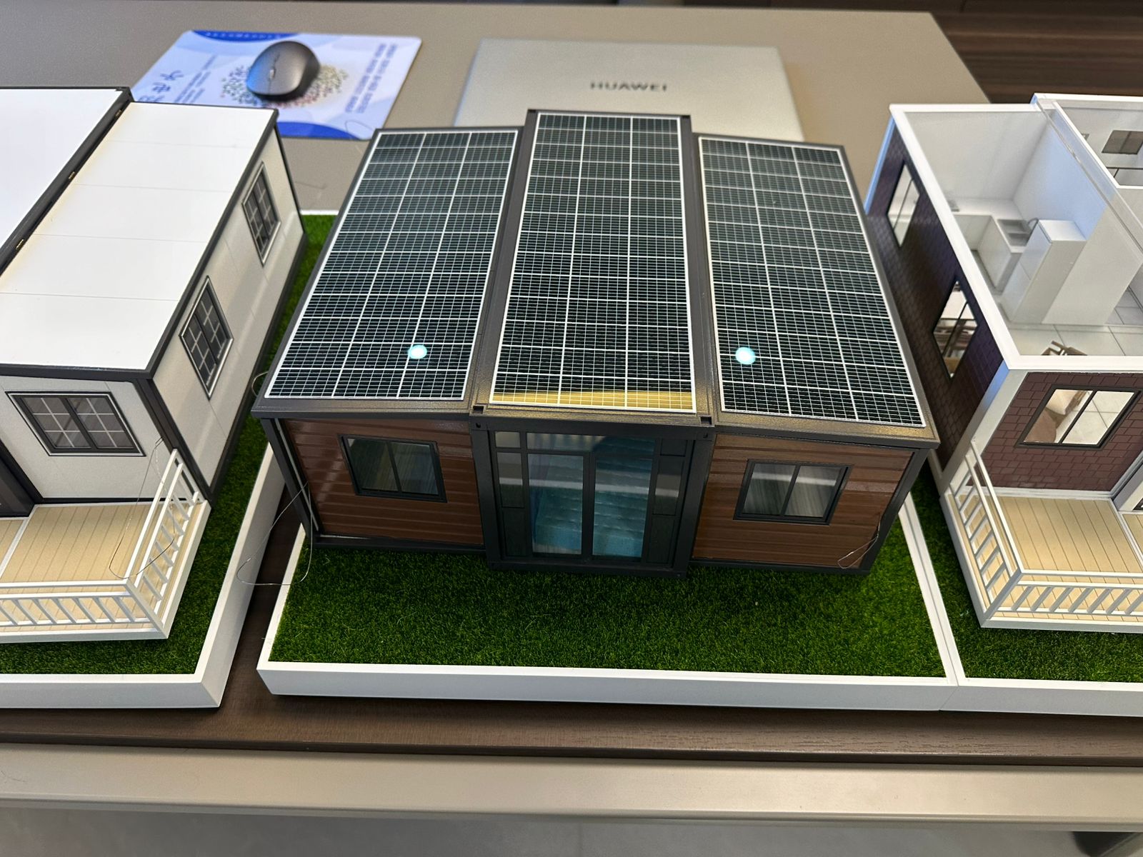 Casa plegable modular con paneles solares